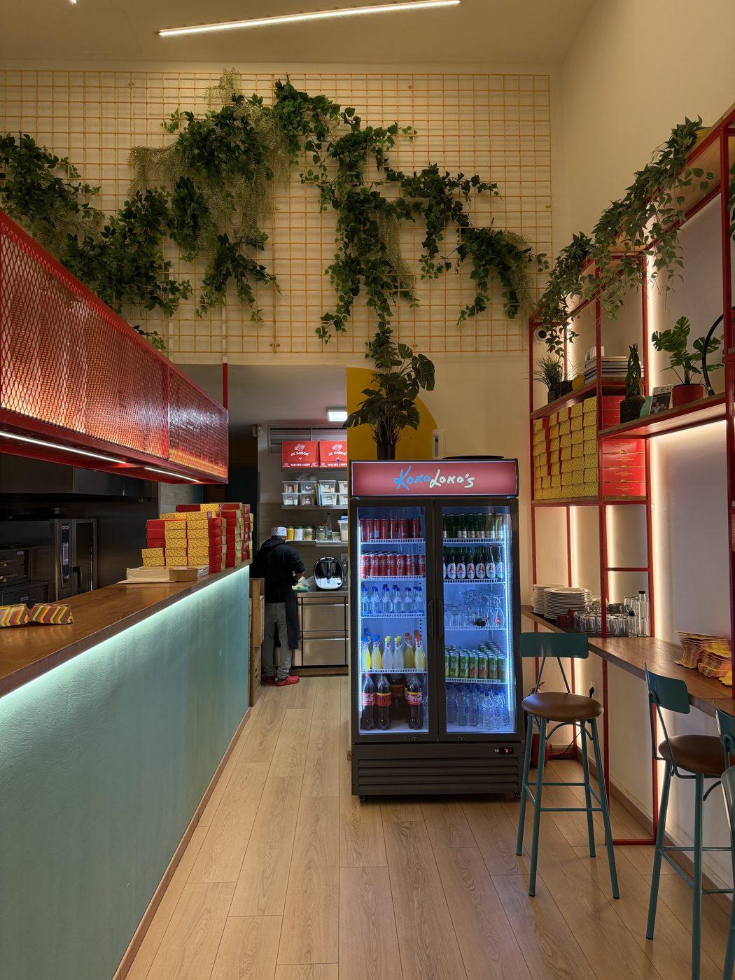Kokolokos counter and seating area